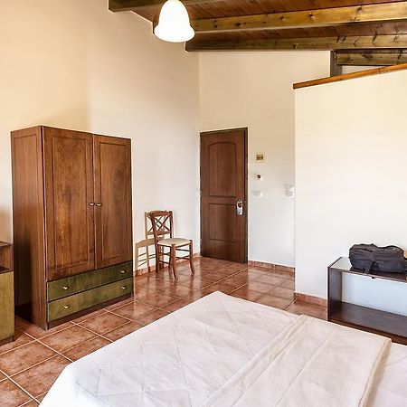 Adelais Hotel Tavronitis المظهر الخارجي الصورة